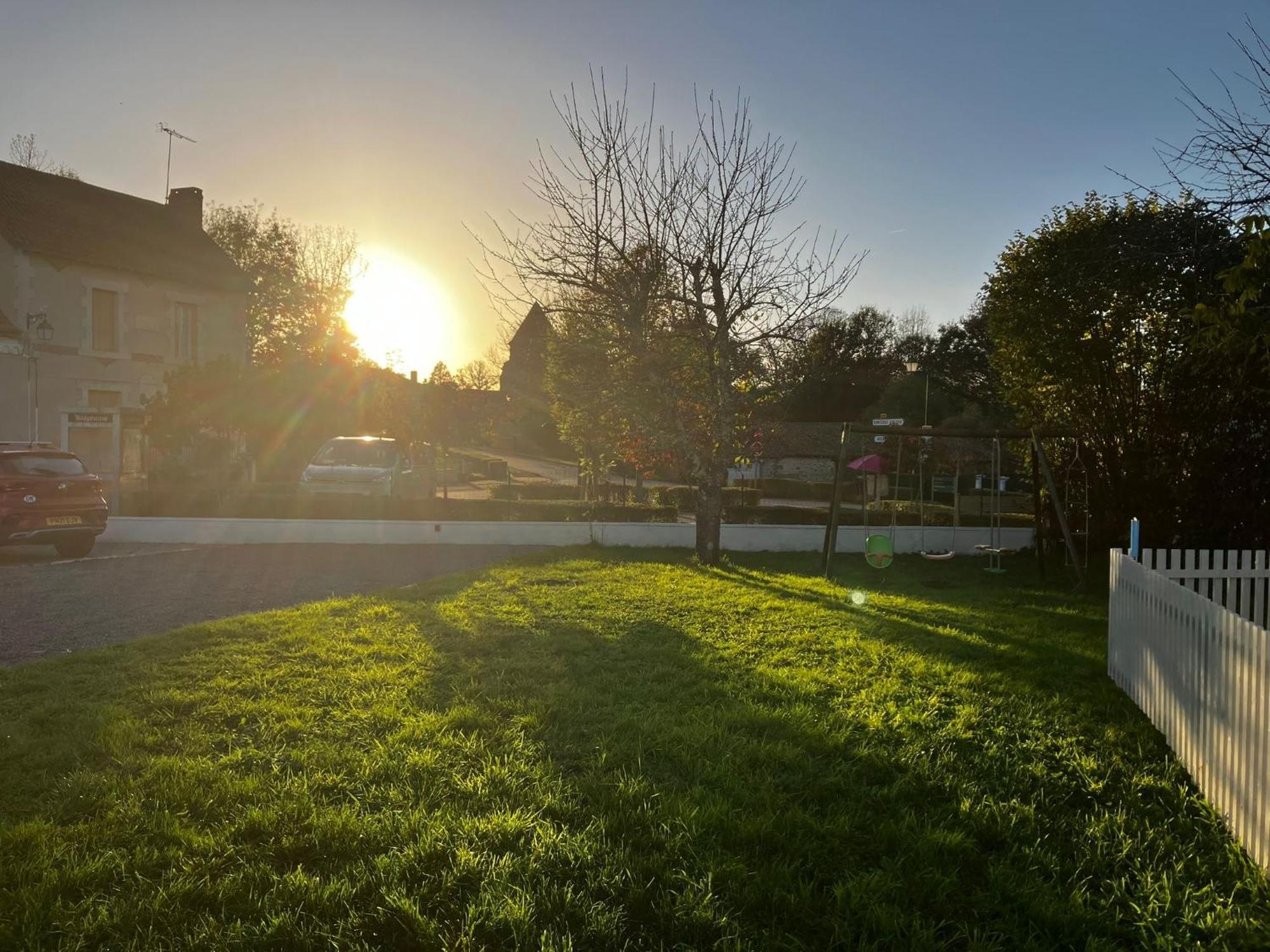 Gite Des Roses Oradour-Fanais ภายนอก รูปภาพ